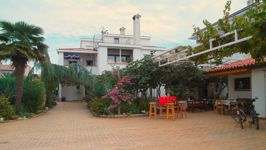 Casa Bianca Apartment Medulin Bagian luar foto